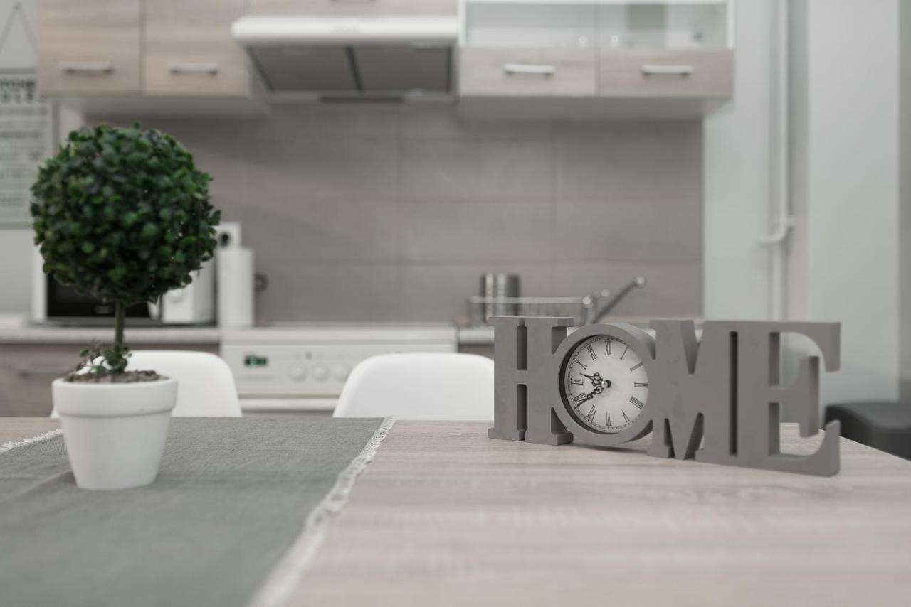 Spacious Apartment-600M From The Subway أثينا المظهر الخارجي الصورة