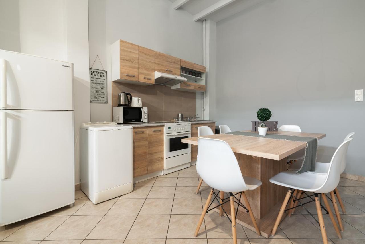 Spacious Apartment-600M From The Subway أثينا المظهر الخارجي الصورة